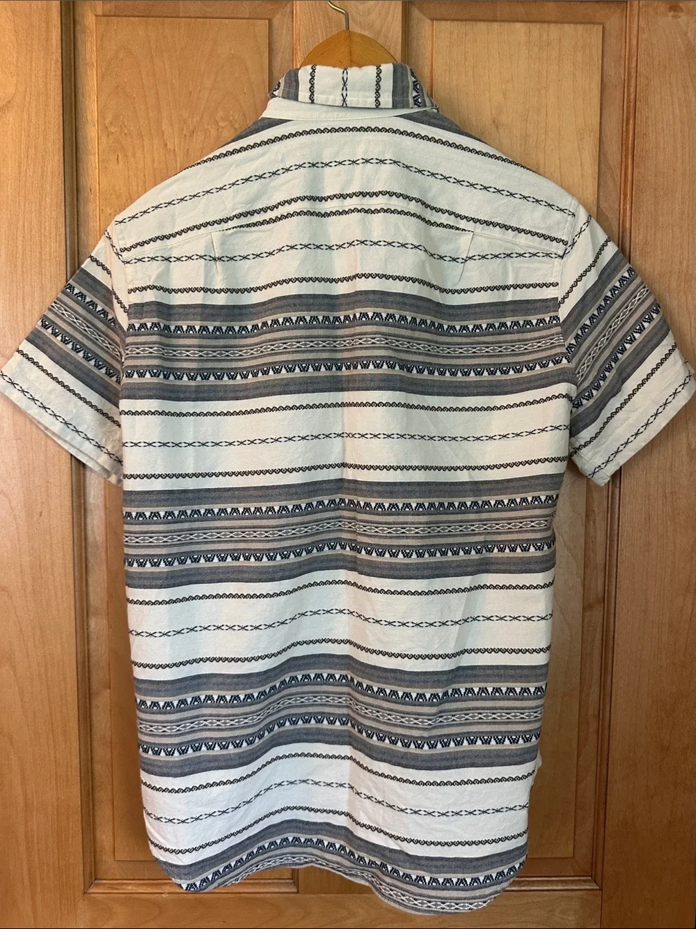 J Crew 100% Cotton Short Sleeved Button Down Short Striped Aztec Pattern Sz S